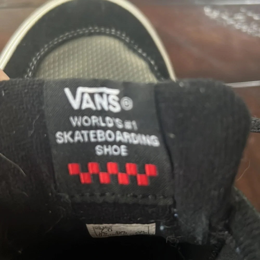 Vans Skateboarding Shoe - Picture 8 of 9